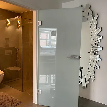 דירה Luxurious 2 Bedroom Old מינכן