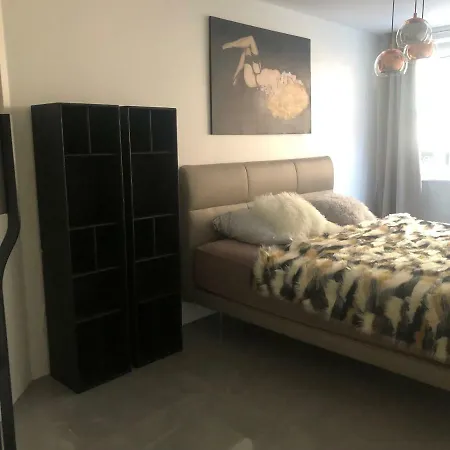 Luxurious 2 Bedroom Old *