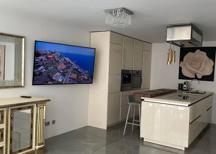 Luxurious 2 Bedroom Old Daire