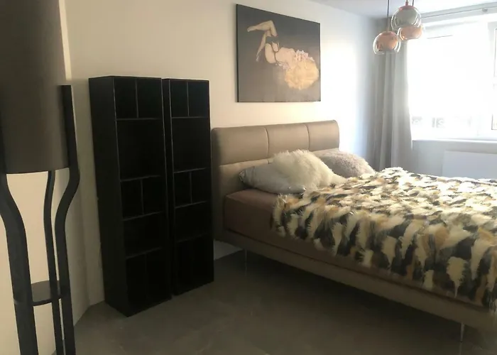 Luxurious 2 Bedroom Old *