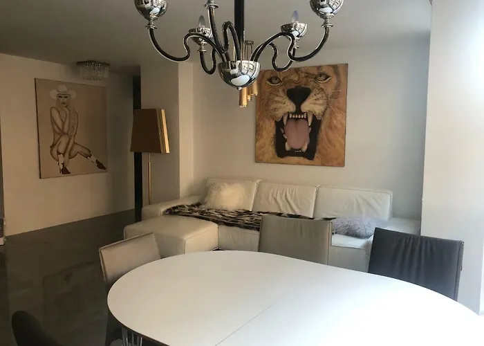 Luxurious 2 Bedroom Old Daire Münih