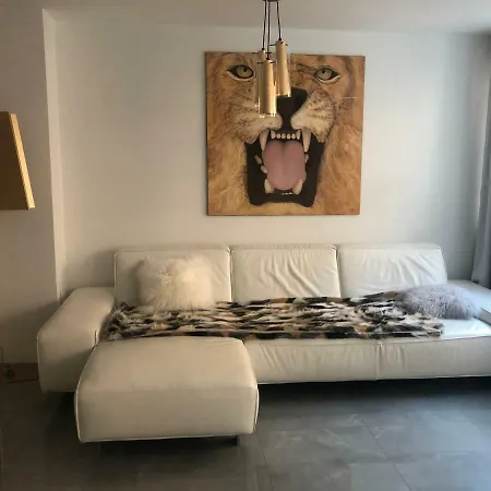 Luxurious 2 Bedroom Old