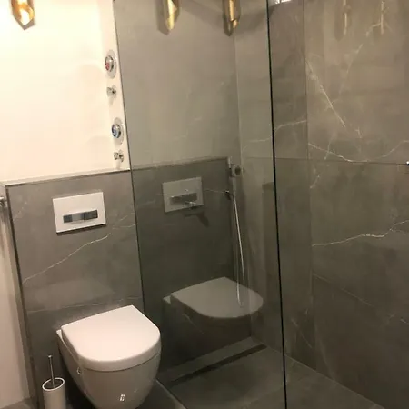 Luxurious 2 Bedroom Old * Munich