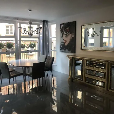 Luxurious 2 Bedroom Old *