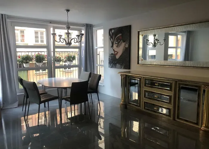 Luxurious 2 Bedroom Old *