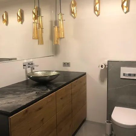 Luxurious 2 Bedroom Old Appartement München
